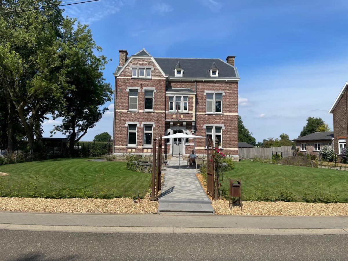 B&B Het Notarishuis - Authentiek Verblijf Nabij Maastricht Voeren Luaran gambar