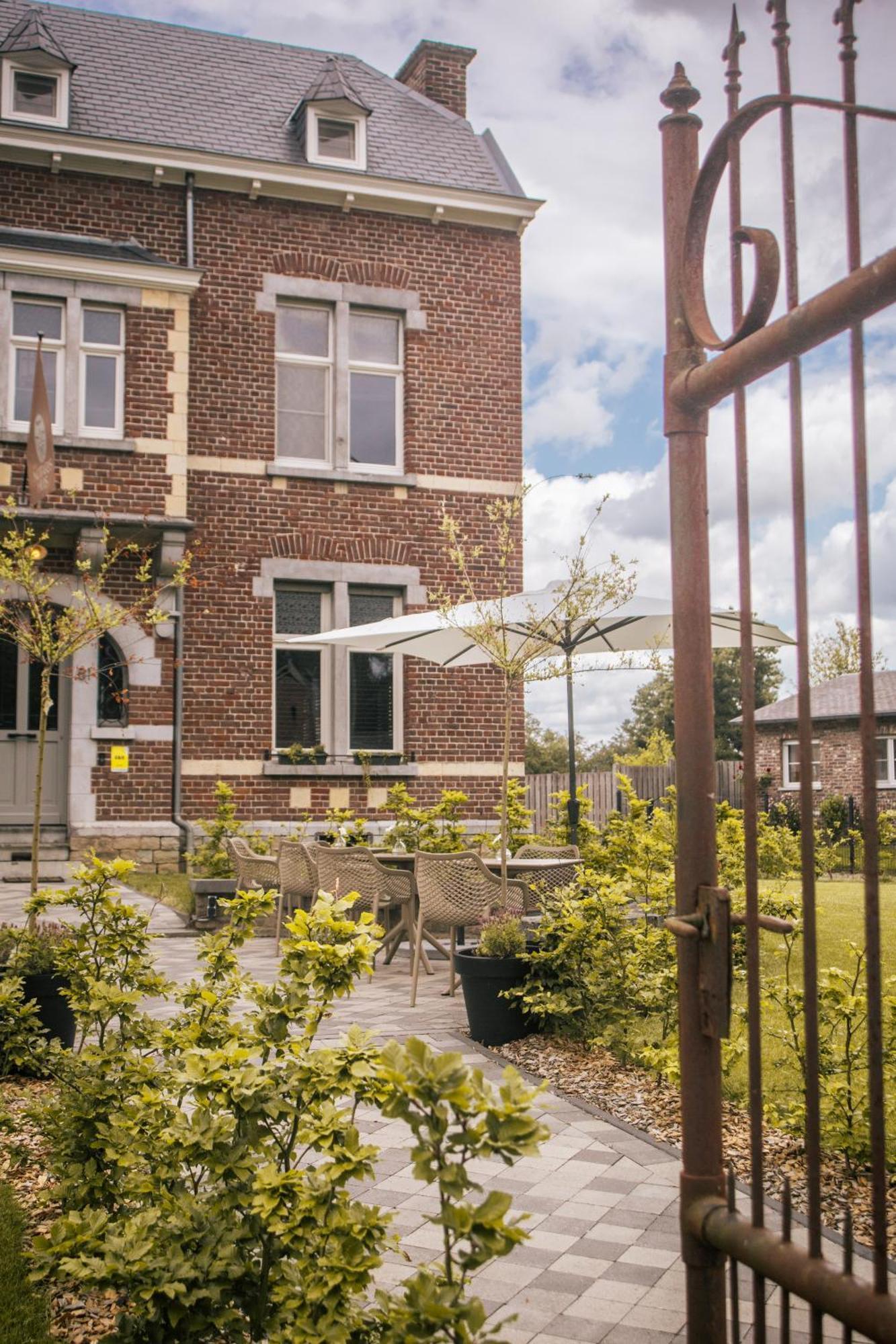 B&B Het Notarishuis - Authentiek Verblijf Nabij Maastricht Voeren Luaran gambar