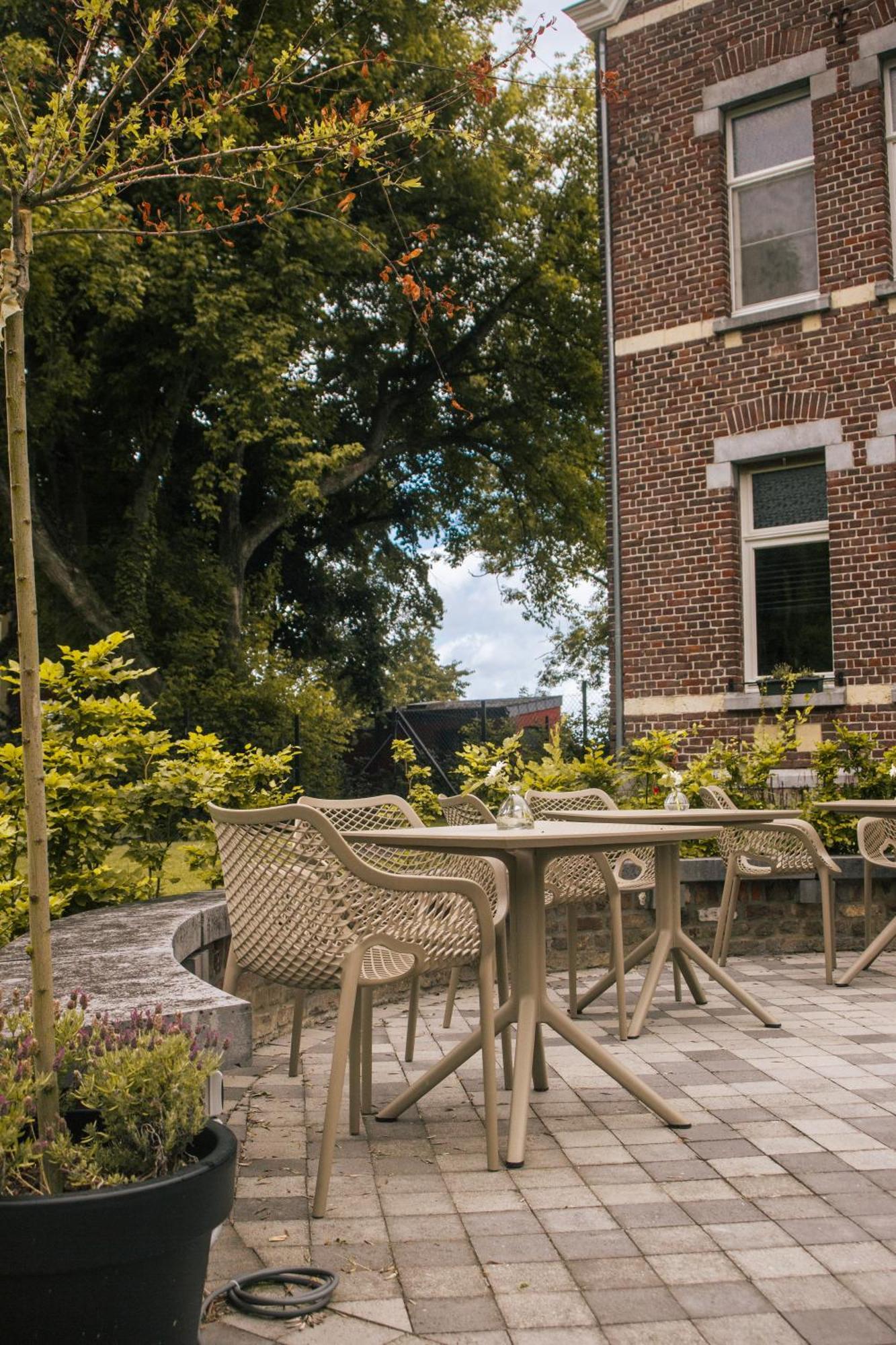 B&B Het Notarishuis - Authentiek Verblijf Nabij Maastricht Voeren Luaran gambar